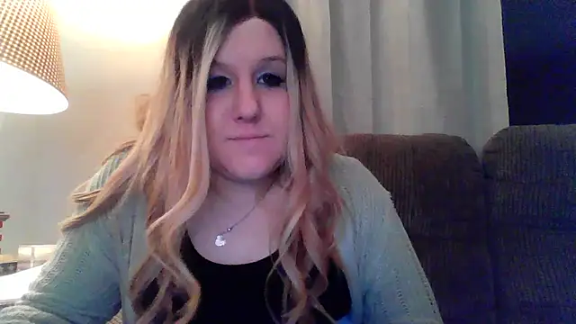 Snapshot of PuckBunny17 chatting on 4, 12, 2024 PuckBunny17 online show from 4, 12, 2024