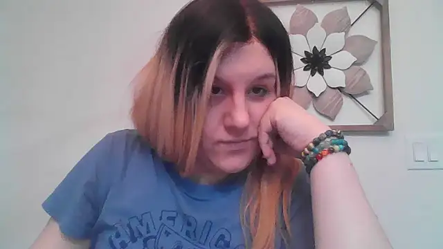 Snapshot of PuckBunny17 chatting on 26, 2, 2025 PuckBunny17 online show from 26, 2, 2025
