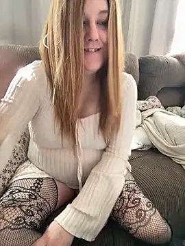 Snapshot of PuckBunny17 chatting on 21, 10, 2025 PuckBunny17 online show from 21, 10, 2025