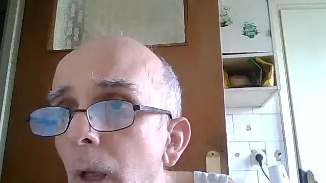 Snapshot of mariusica1@xh chatting on 18, 7, 2026 mariusica1xh online show from 18, 7, 2026