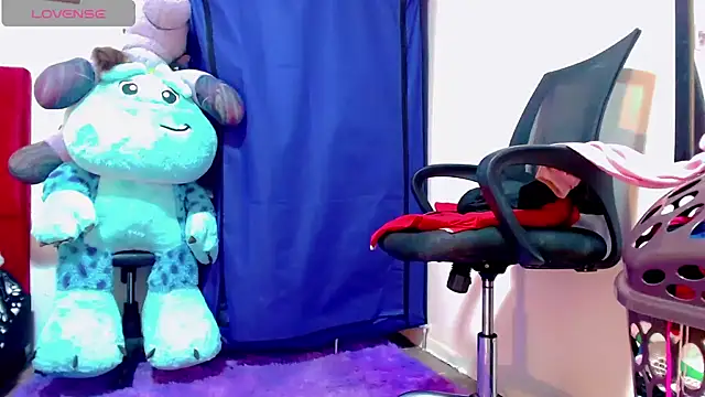 nicol gill  online show from 24, 1, 2025