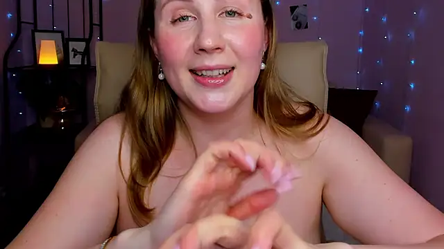 Snapshot of Helens_love chatting on 13, 3, 2025 Helens love online show from 13, 3, 2025