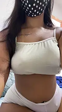 Snapshot of larissa1705 chatting on 8, 1, 2025 larissa1705 online show from 8, 1, 2025