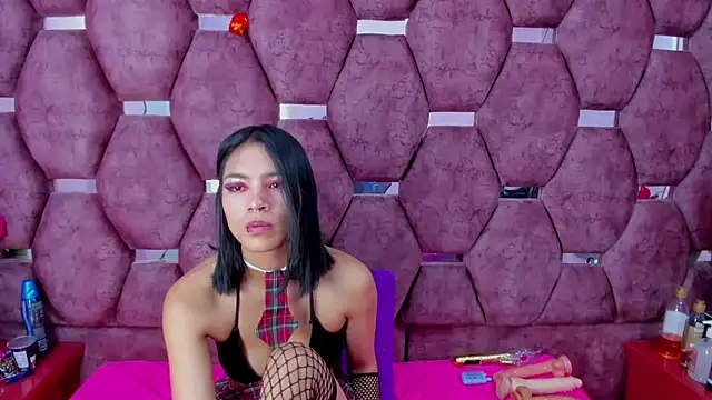 Snapshot of SaraLoveee_ chatting on 19, 12, 2024 SaraLoveee online show from 19, 12, 2024