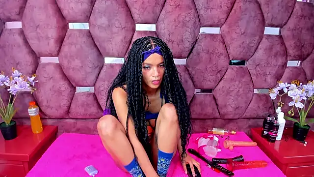 Snapshot of SaraLoveee_ chatting on 28, 1, 2025 SaraLoveee online show from 28, 1, 2025