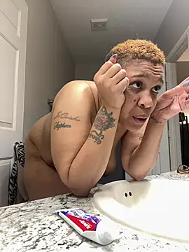 Snapshot of SexyHoneyRedd chatting on 25, 2, 2025 SexyHoneyRedd online show from 25, 2, 2025