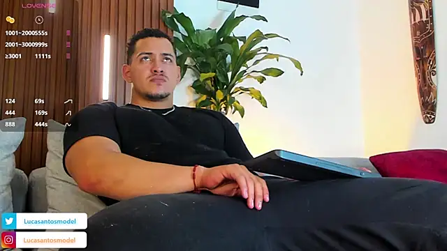 Snapshot of lucasanto_ chatting on 25, 10, 2025 lucasanto online show from 25, 10, 2025