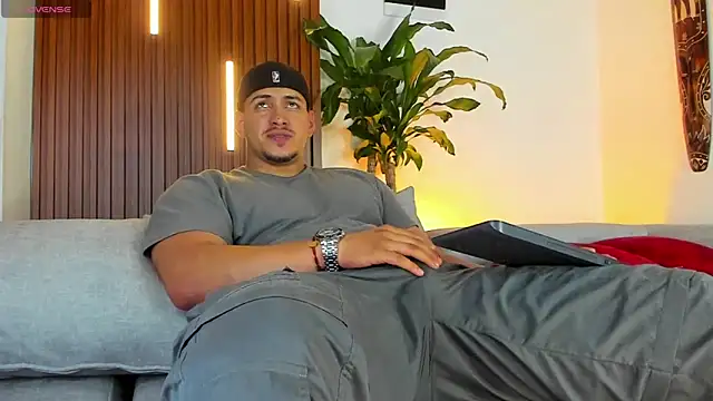 Snapshot of lucasanto_ chatting on 4, 11, 2025 lucasanto online show from 4, 11, 2025