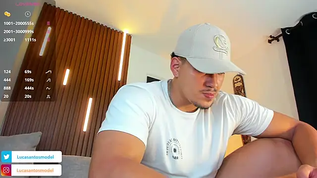 Snapshot of lucasanto_ chatting on 9, 11, 2025 lucasanto online show from 9, 11, 2025