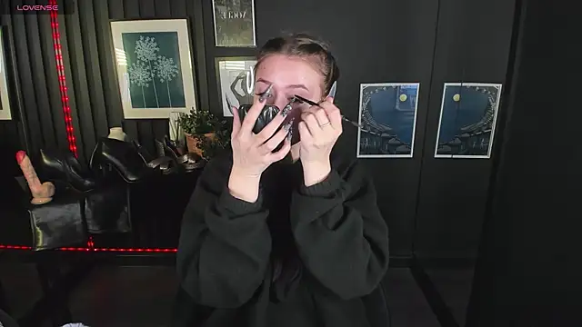 Lily Moonlight online show from 7, 12, 2024