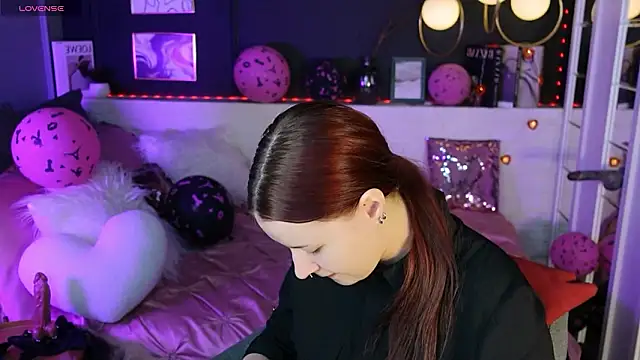 Lily Moonlight online show from 11, 2, 2026