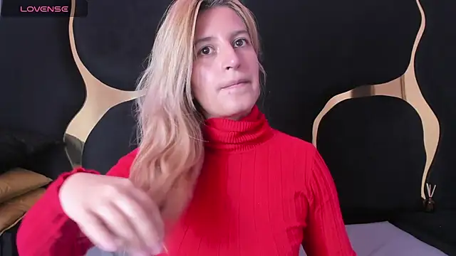 GiaRoussel online show from 4, 2, 2026