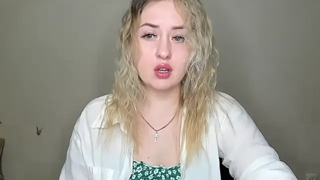 KennaJamess8 online show from 1, 2, 2025