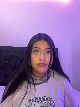 Snapshot of alisson_carolina73 chatting on 4, 1, 2025 alisson carolina73 online show from 4, 1, 2025