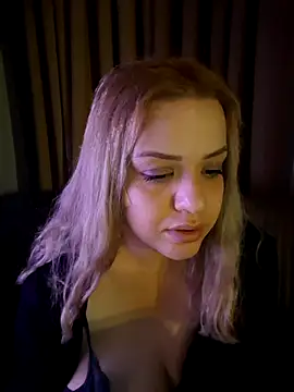 cansuozell online show from 17, 4, 2026