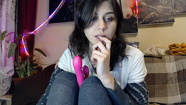 Snapshot of BroadFantasy chatting on 10, 2, 2025 BroadFantasy online show from 10, 2, 2025