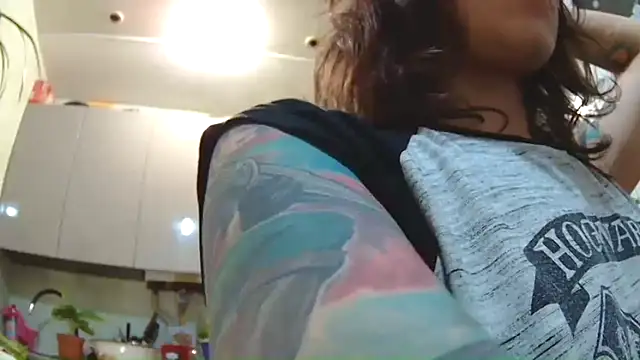 Snapshot of BroadFantasy chatting on 3, 10, 2025 BroadFantasy online show from 3, 10, 2025