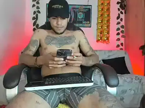 Snapshot of mikee_scooth chatting on 21, 1, 2025 mikee scooth online show from 21, 1, 2025