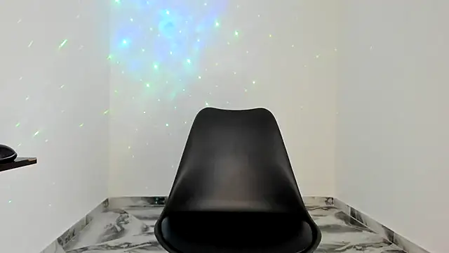 mikee scooth online show from 9, 4, 2026