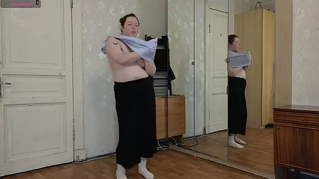 Snapshot of Blush_Lolaa chatting on 5, 3, 2025 Blush Lolaa online show from 5, 3, 2025