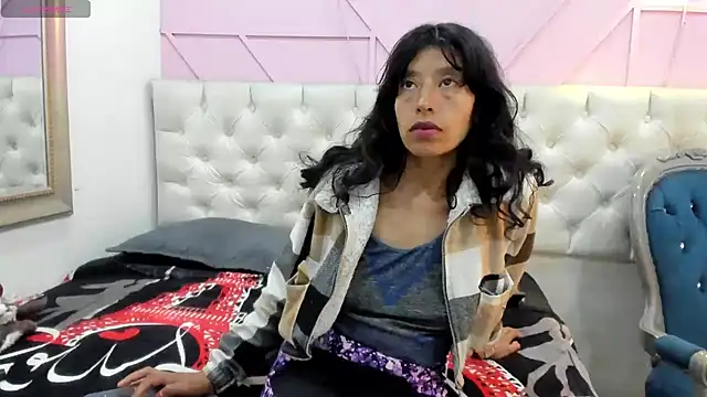 karolinee 66  online show from 19, 4, 2026