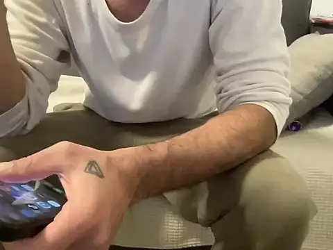 4small4inchlol online show from 8, 3, 2026