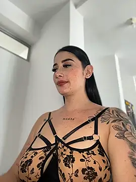 Libia James online show from 21, 7, 2026