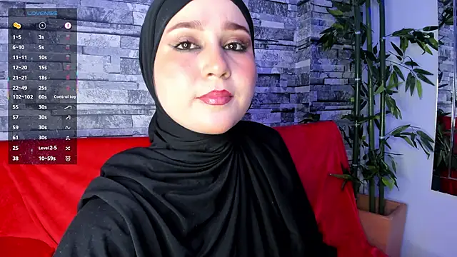 Snapshot of SamiQuest chatting on 8, 3, 2025 SamiQuest online show from 8, 3, 2025