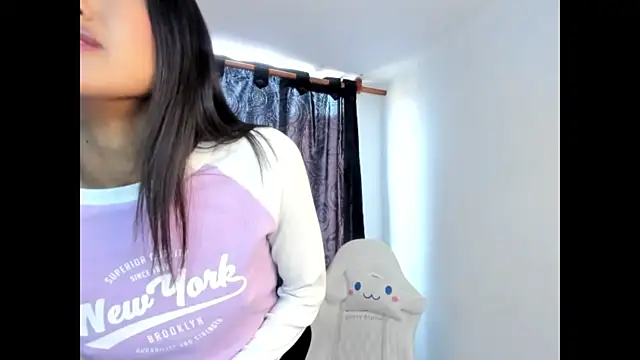 meganthompsonn22 online show from 4, 7, 2026