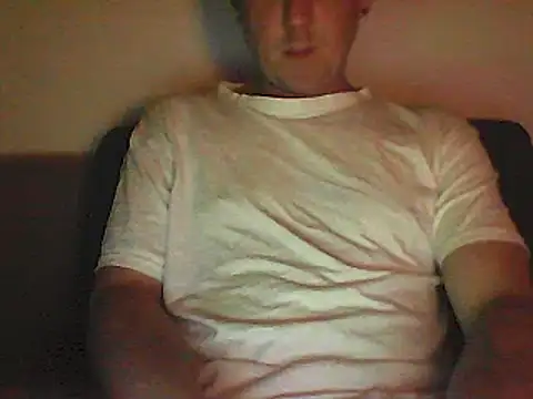 Snapshot of Sunnygun0 chatting on 4, 3, 2025 Sunnygun0 online show from 4, 3, 2025