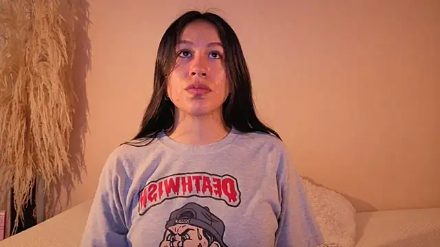 EmiGomez  online show from 1, 12, 2025