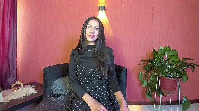 EmiGomez  online show from 4, 3, 2026