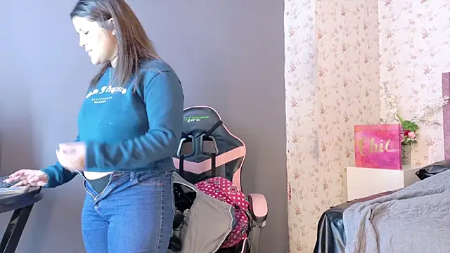 AvrillThomas online show from 13, 10, 2025