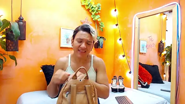 Snapshot of aslyhernandez_7 chatting on 21, 12, 2024 aslyhernandez 7 online show from 21, 12, 2024