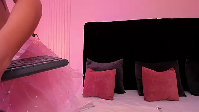 shaina vasquez online show from 8, 11, 2025