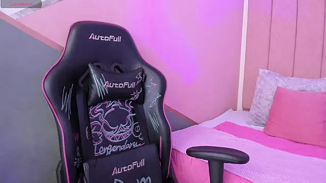 Snapshot of lilith_noahh chatting on 12, 12, 2024 lilith noahh online show from 12, 12, 2024