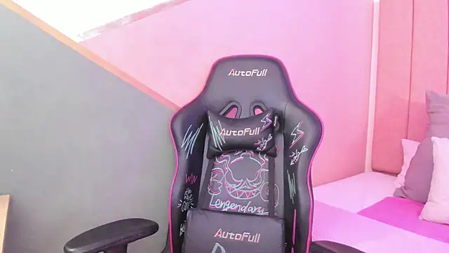 Snapshot of lilith_noahh chatting on 17, 1, 2025 lilith noahh online show from 17, 1, 2025