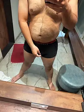 versatile guy01 online show from 8, 2, 2026