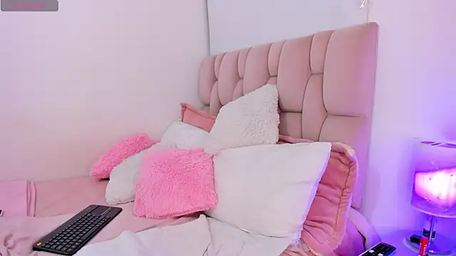 Snapshot of ZarianaEvanz chatting on 27, 5, 2026 ZarianaEvanz online show from 27, 5, 2026