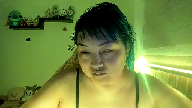 Shaddycute  online show from 23, 12, 2025