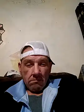 Snapshot of gettinit2wice chatting on 4, 2, 2025 gettinit2wice online show from 4, 2, 2025