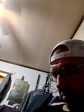 Snapshot of gettinit2wice chatting on 6, 2, 2025 gettinit2wice online show from 6, 2, 2025