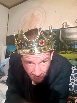 Snapshot of gettinit2wice chatting on 8, 3, 2025 gettinit2wice online show from 8, 3, 2025