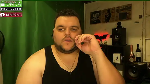 Snapshot of Mikey-HH chatting on 4, 12, 2024 Mikey-HH online show from 4, 12, 2024