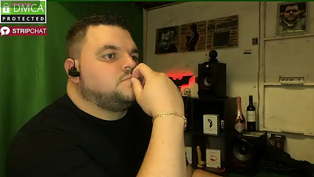 Snapshot of Mikey-HH chatting on 9, 12, 2024 Mikey-HH online show from 9, 12, 2024