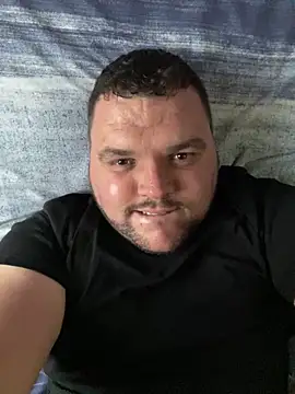 Snapshot of Mikey-HH chatting on 5, 2, 2025 Mikey-HH online show from 5, 2, 2025