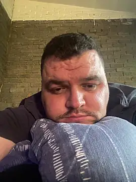 Snapshot of Mikey-HH chatting on 4, 3, 2025 Mikey-HH online show from 4, 3, 2025