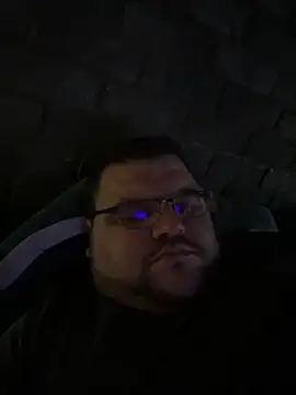 Snapshot of Mikey-HH chatting on 9, 10, 2025 Mikey-HH online show from 9, 10, 2025