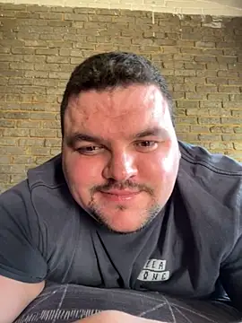 Snapshot of Mikey-HH chatting on 12, 10, 2025 Mikey-HH online show from 12, 10, 2025