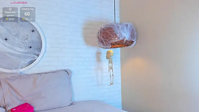 Snapshot of Elise_Diamond chatting on 18, 10, 2025 Elise Diamond online show from 18, 10, 2025